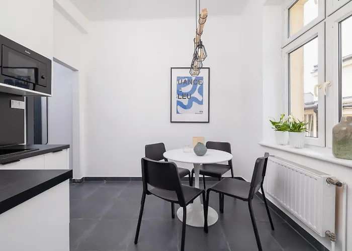 - Starowislna 69 Street *