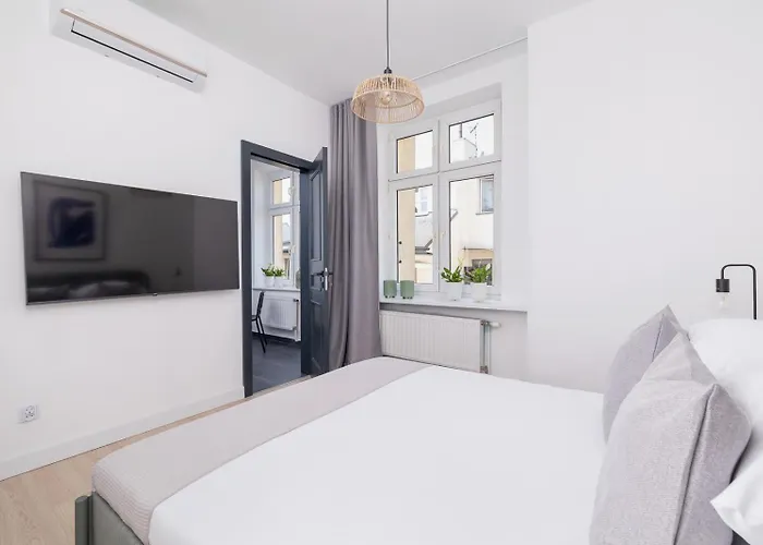 - Starowislna 69 Street * Krakow